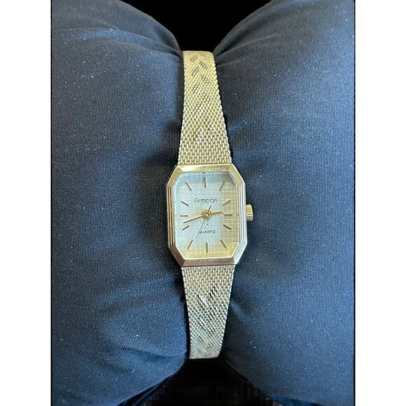 Armitron E. Gluck Corp 25/4136 Gold Tone Quartz Movement Ladies Mesh Band Wrist main image 8